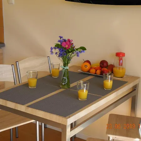 Oasis Деревянный коттедж