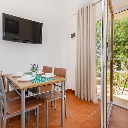 Oasis Деревянный коттедж *